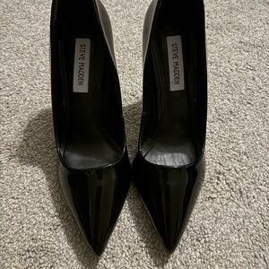 Steve Madden Black Patent Pointed Toe Heels